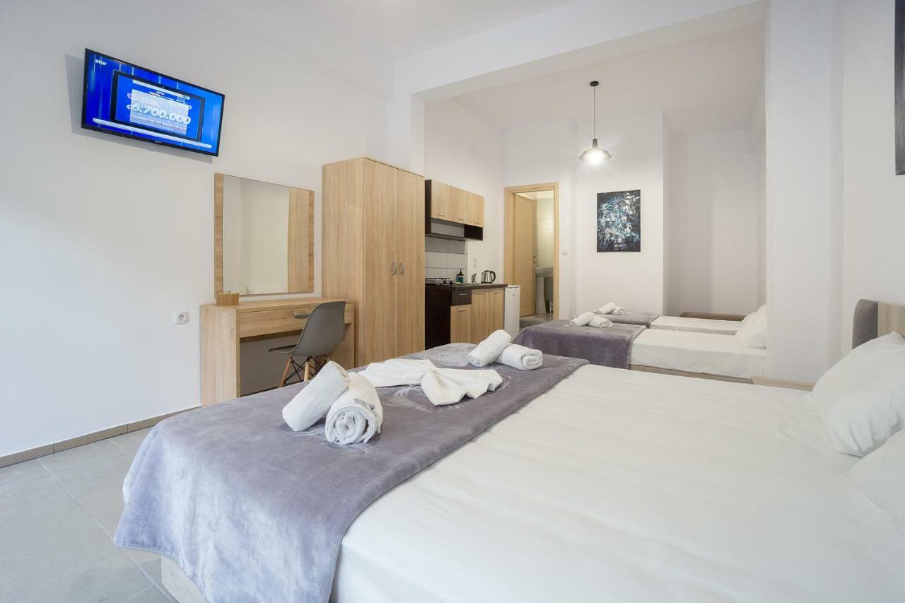 Saffroni Inn Paralía Buitenkant foto