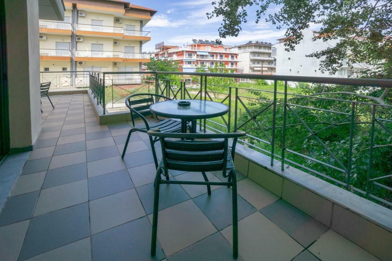 Saffroni Inn Paralía Buitenkant foto
