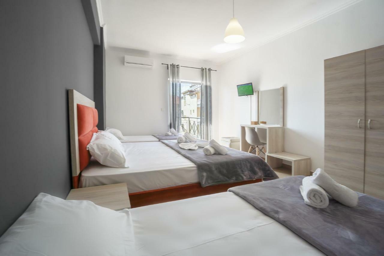 Saffroni Inn Paralía Buitenkant foto